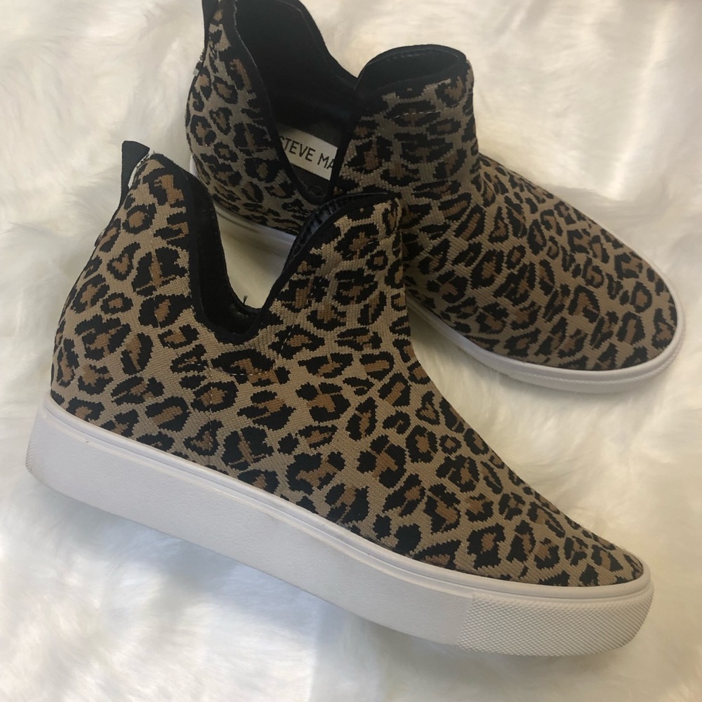 Steve Madden Cut Out Ankle Sneakers